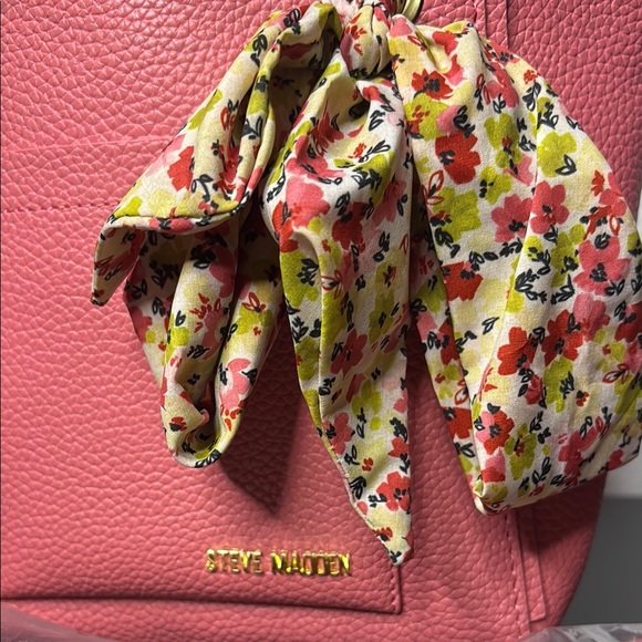 Steve Madden Pink Mini Bag with Gold Accents - Picture 4 of 9